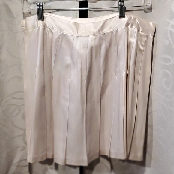 Creamy Soft Short Pleated Skirt - Marmie West - Size 13 - Picture 1 of 6